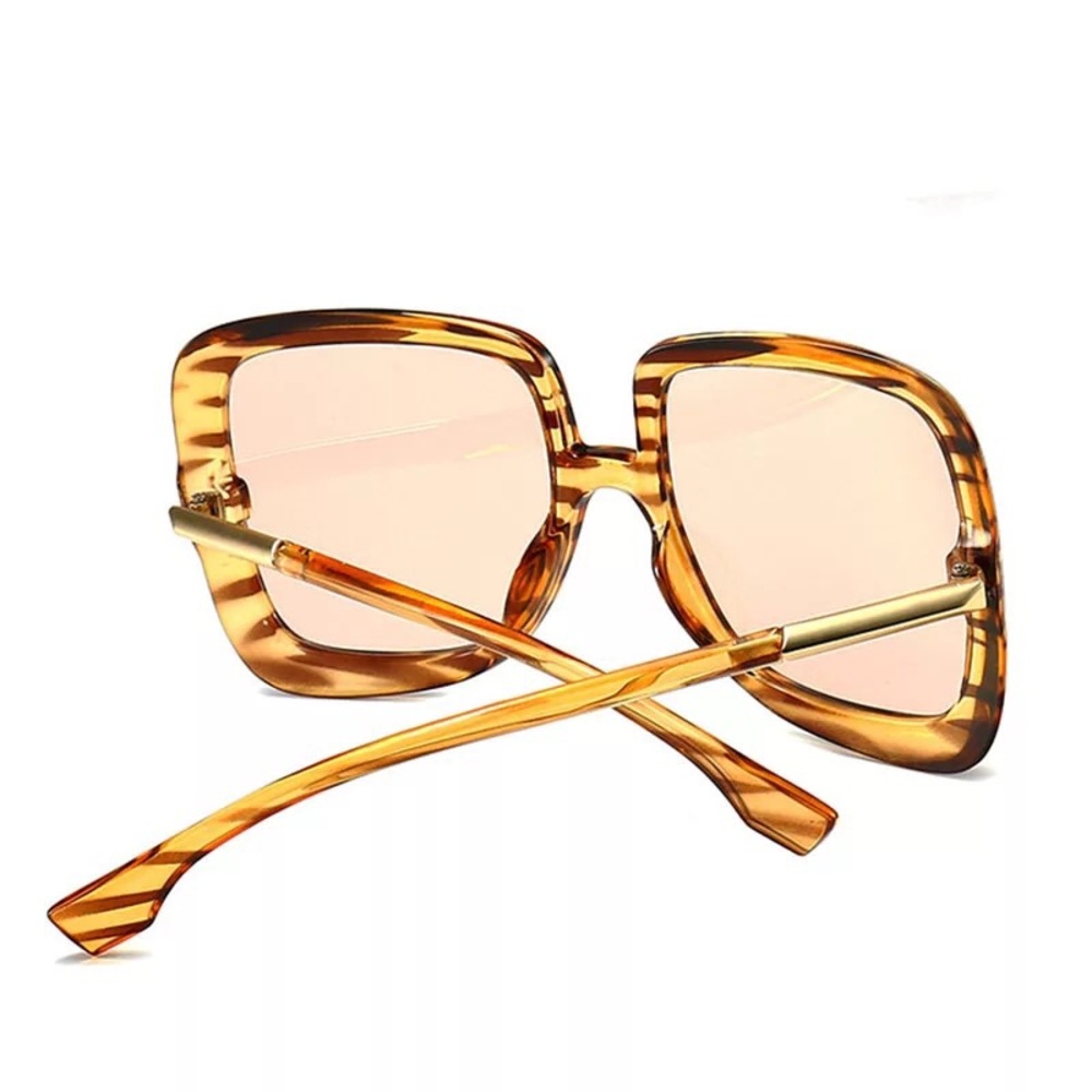 Sunbunny Oversized Gradient Sunglasses In Sunset - Picture 5 of 5